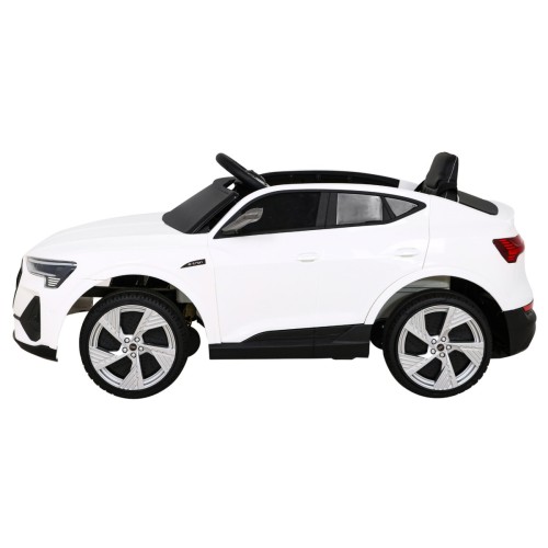 Audi E-Tron Sportback Kids bílá Remote 4x4 Drive Slow Start Rádio MP3 LED