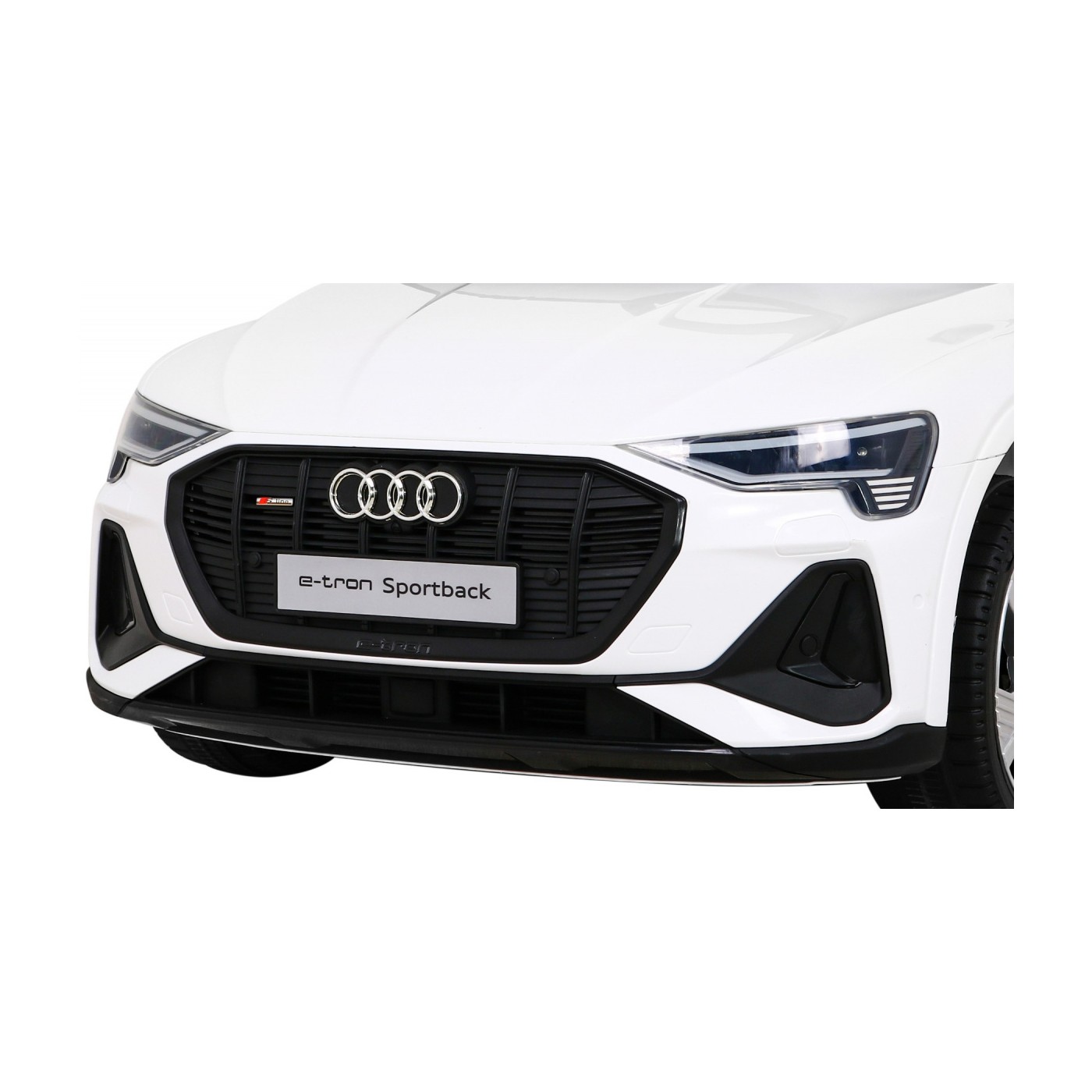 Audi E-Tron Sportback Kids bílá Remote 4x4 Drive Slow Start Rádio MP3 LED