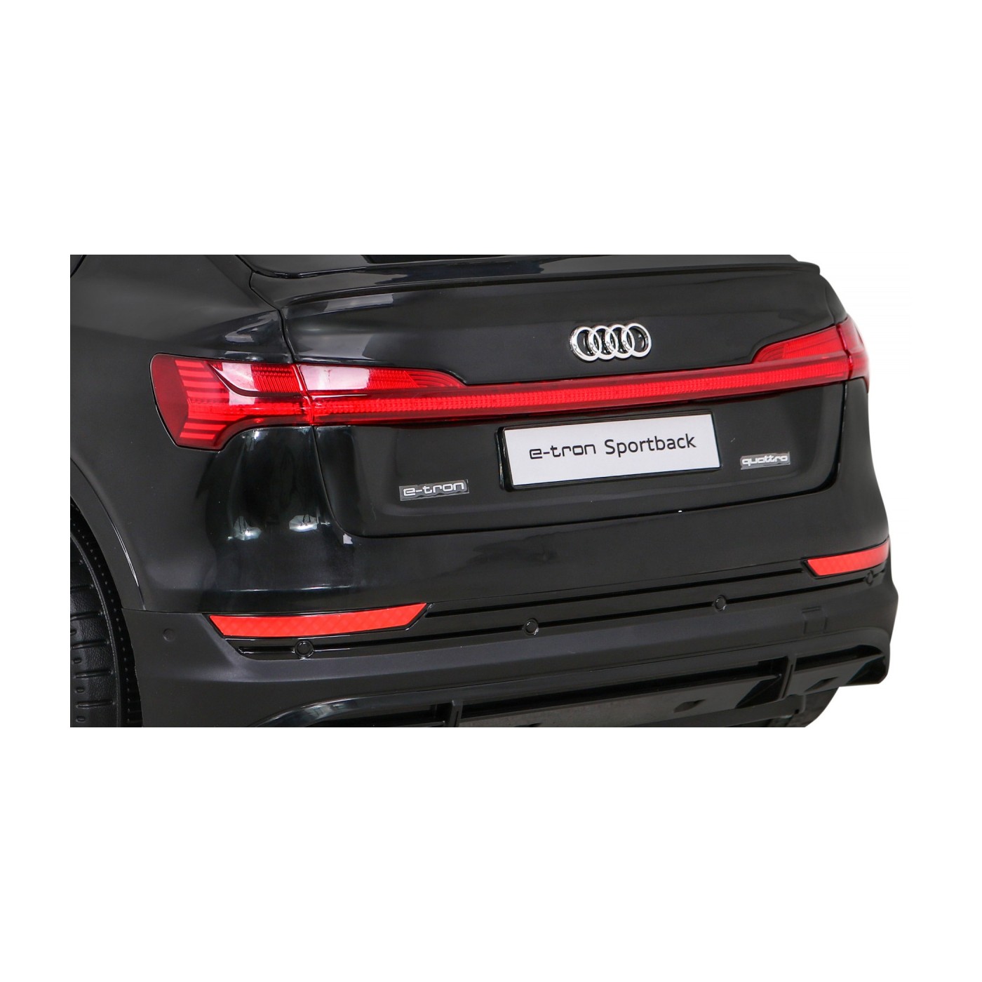 Audi E-Tron Sportback Kids černý + dálkové ovládání + pohon 4x4 + pomalý start + MP3 rádio + LED