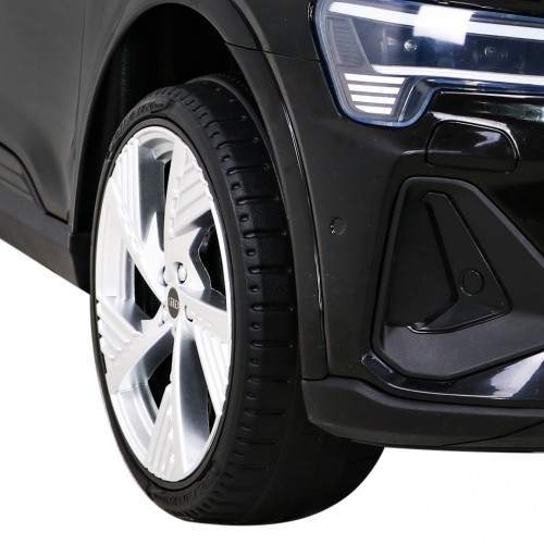 Audi E-Tron Sportback Kids černý + dálkové ovládání + pohon 4x4 + pomalý start + MP3 rádio + LED