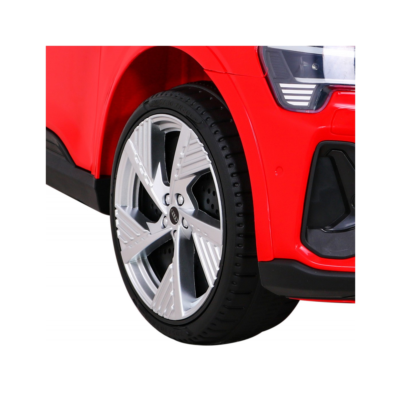 Audi E-Tron Sportback Kids červená Remote Drive 4x4 Rádio s pomalým startem MP3 LED