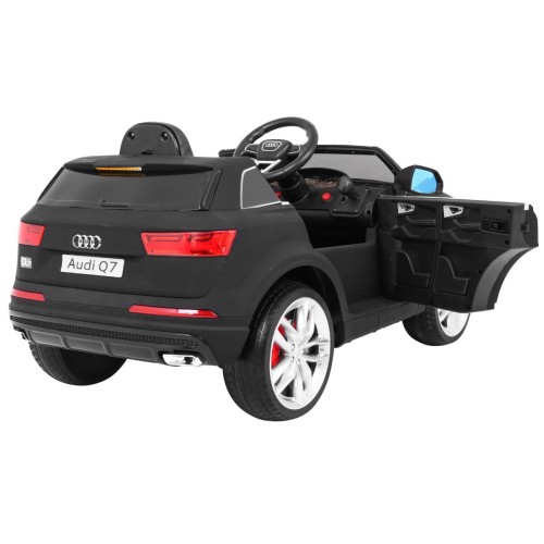 Vozidlo Audi Q7 2 4G nový model lakovaný černý matný