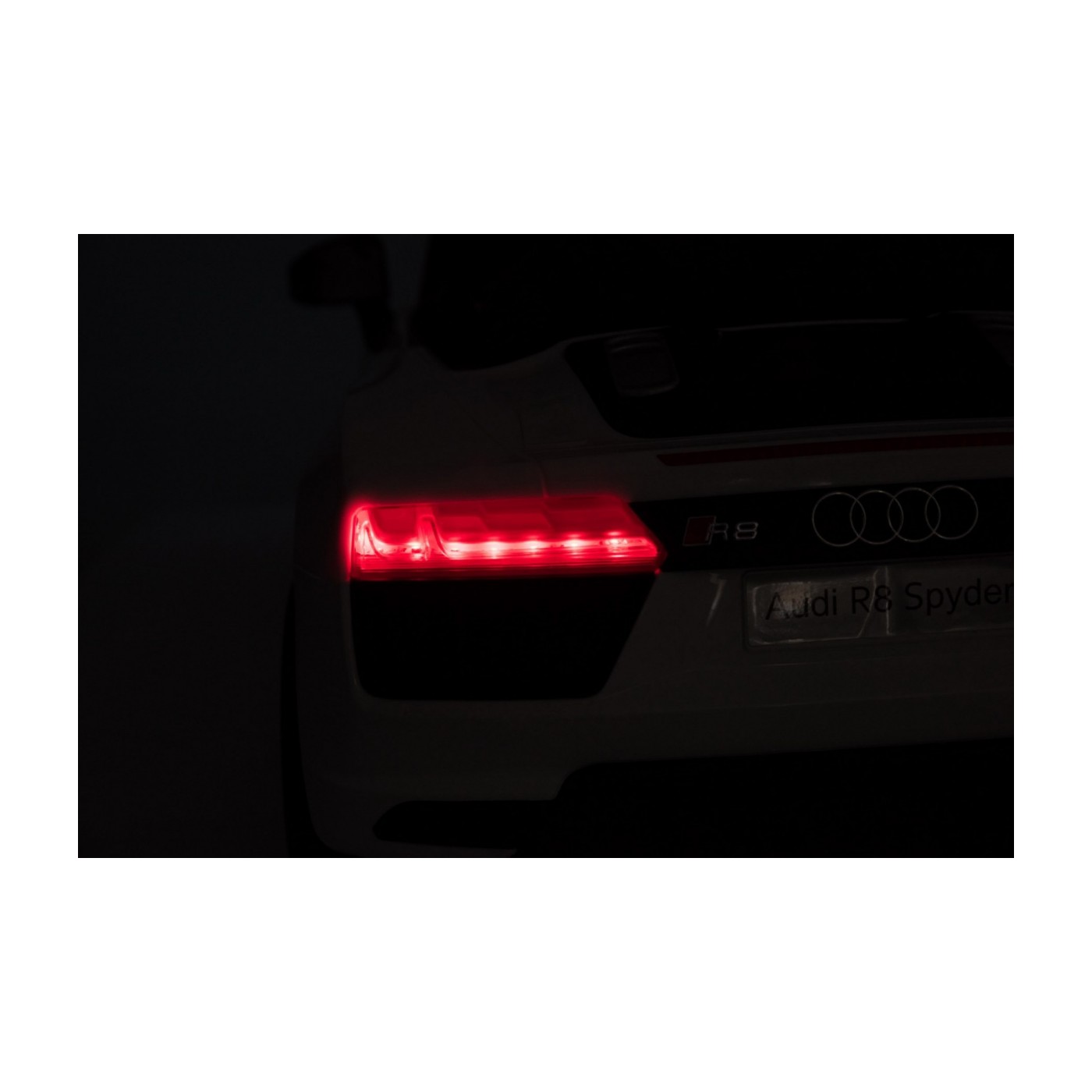 Dětská baterie Audi R8 bílá + dálkové ovládání + EVA + pomalý start + MP3 LED