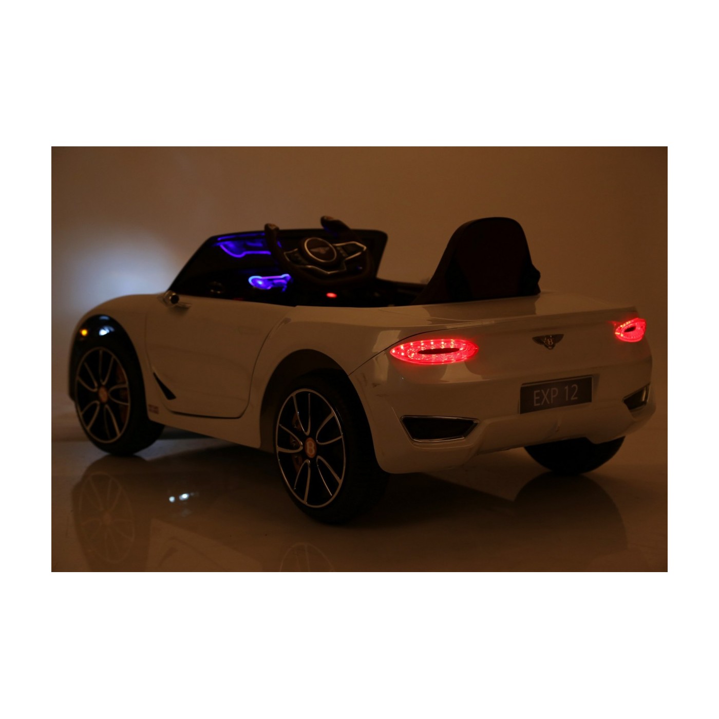 Bentley EXP 12 dětská baterie do auta bílá + dálkové ovládání + otevírač dveří + elegantní vzhled