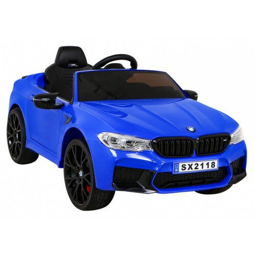 Modré DRIFTOVACÍ vozidlo BMW M5