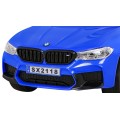 Modré DRIFTOVACÍ vozidlo BMW M5