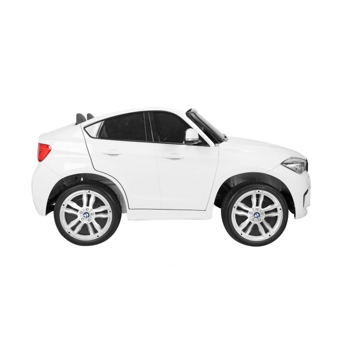 BMW X6M XXL pro 2 děti bílá + dálkové ovládání + eko kůže + pásy + pomalý start + MP3 USB + LED