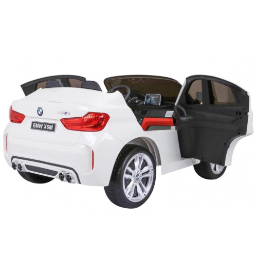 BMW X6M XXL pro 2 děti bílá + dálkové ovládání + eko kůže + pásy + pomalý start + MP3 USB + LED