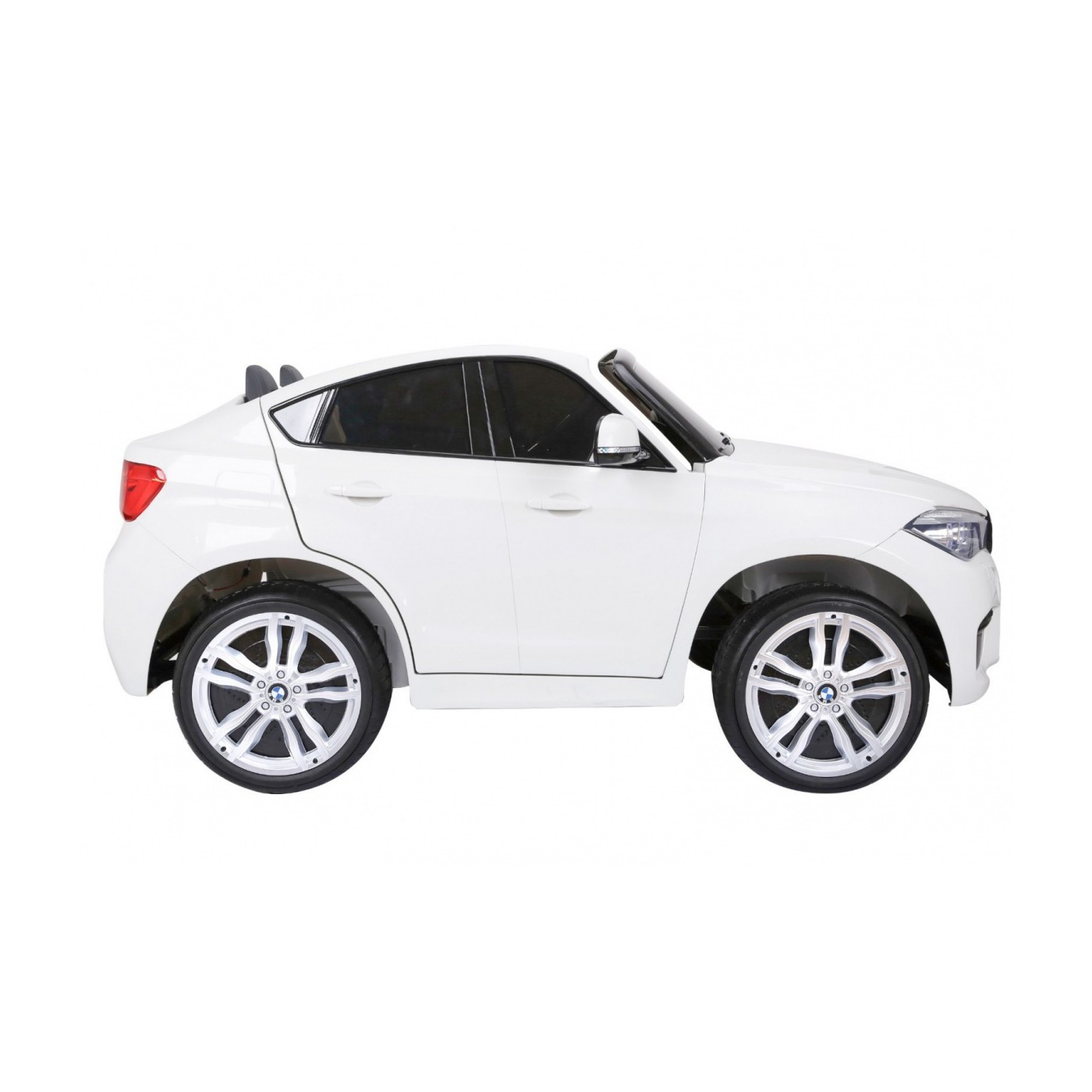 BMW X6M XXL pro 2 děti bílá + dálkové ovládání + eko kůže + pásy + pomalý start + MP3 USB + LED