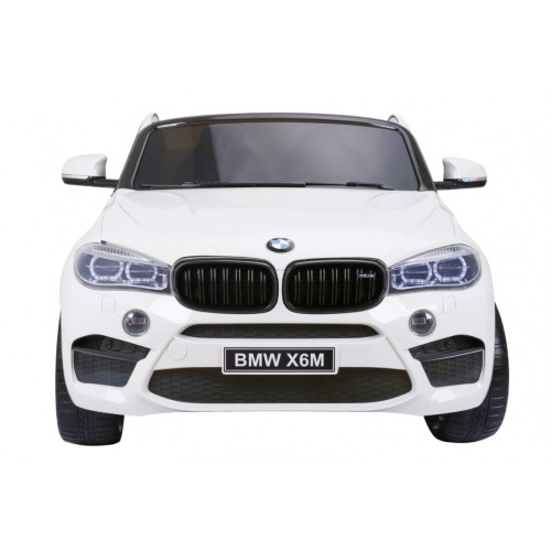 BMW X6M XXL pro 2 děti bílá + dálkové ovládání + eko kůže + pásy + pomalý start + MP3 USB + LED