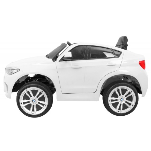 Elektrické dětské auto BMW X6M bílé + dálkové ovládání + EVA + pomalý start + audio panel + LED