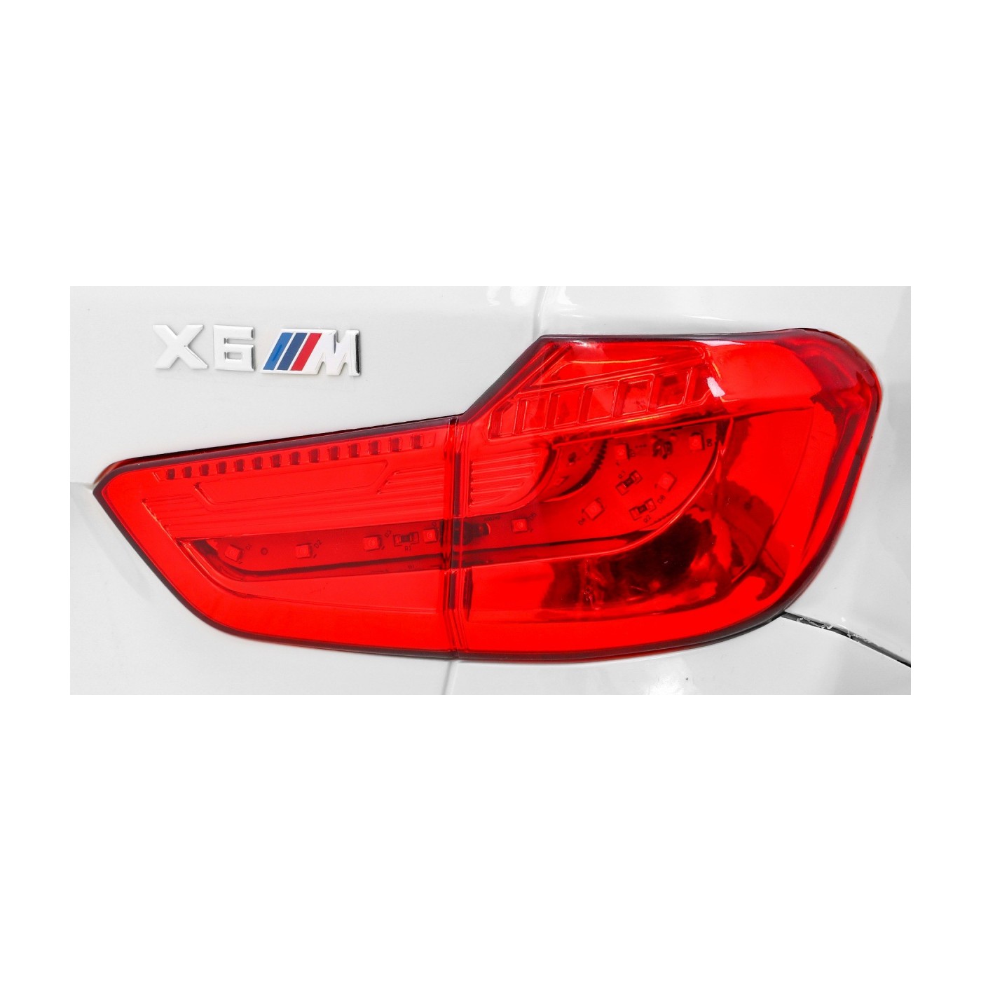 Elektrické dětské auto BMW X6M bílé + dálkové ovládání + EVA + pomalý start + audio panel + LED