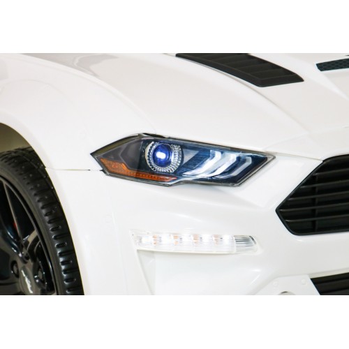 Autko Ford Mustang GT na baterii pro děti Bílá + Nastavení sedadla + LED audio + EVA + Pomalý start
