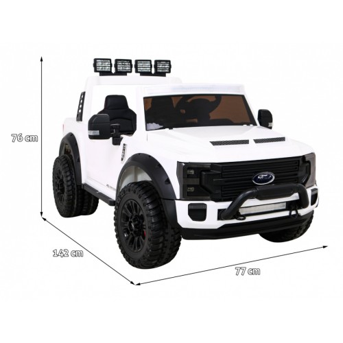 Vozidlo Ford Super Duty bílé