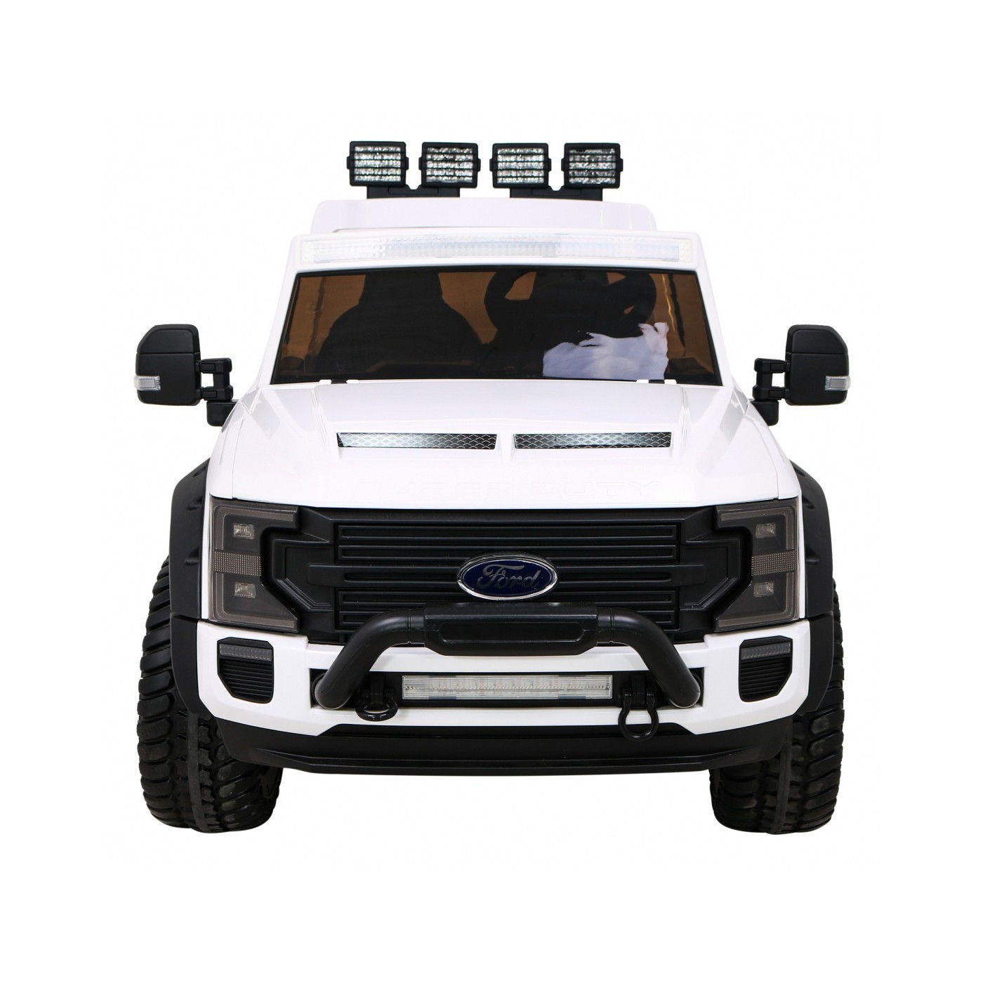 Vozidlo Ford Super Duty bílé