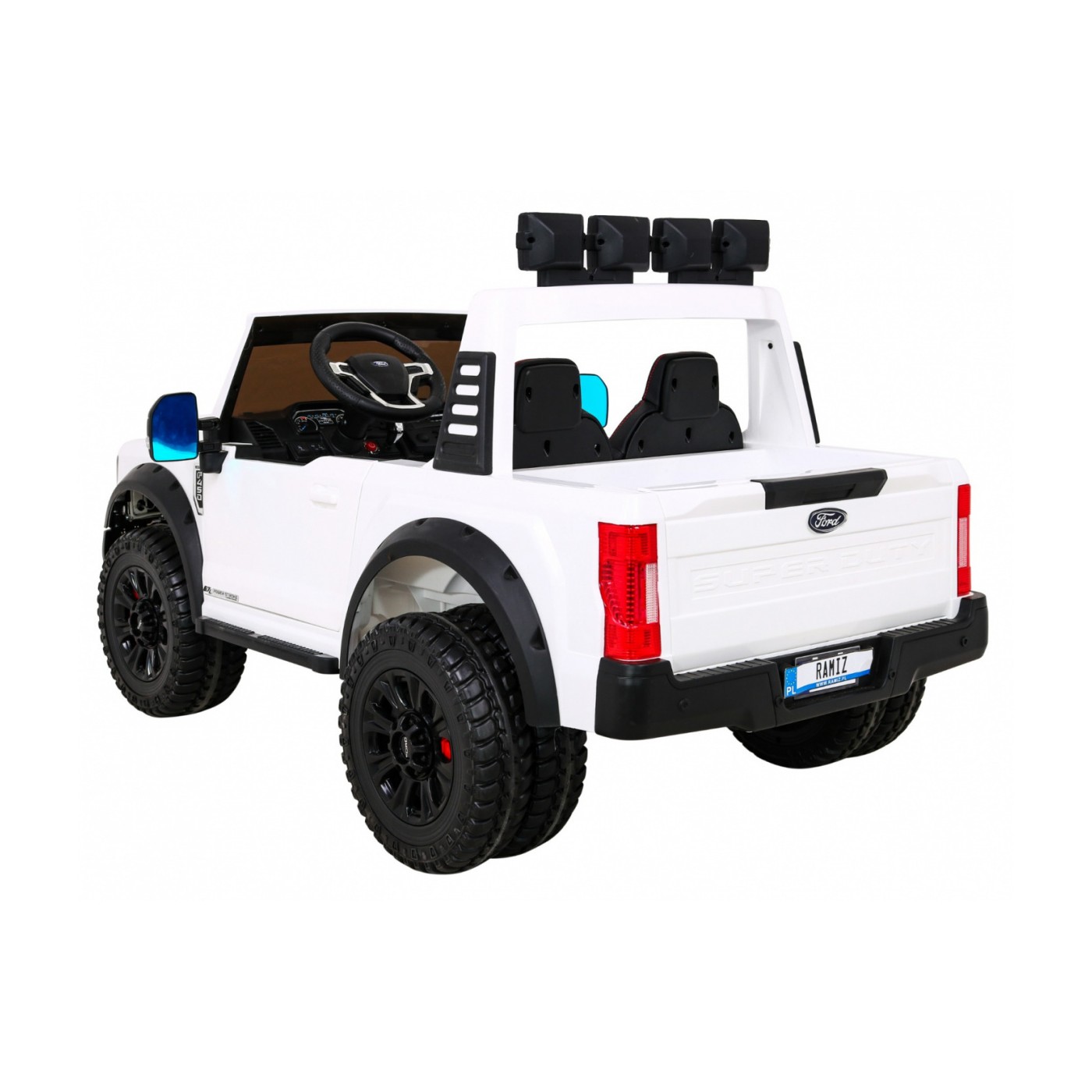 Vozidlo Ford Super Duty bílé