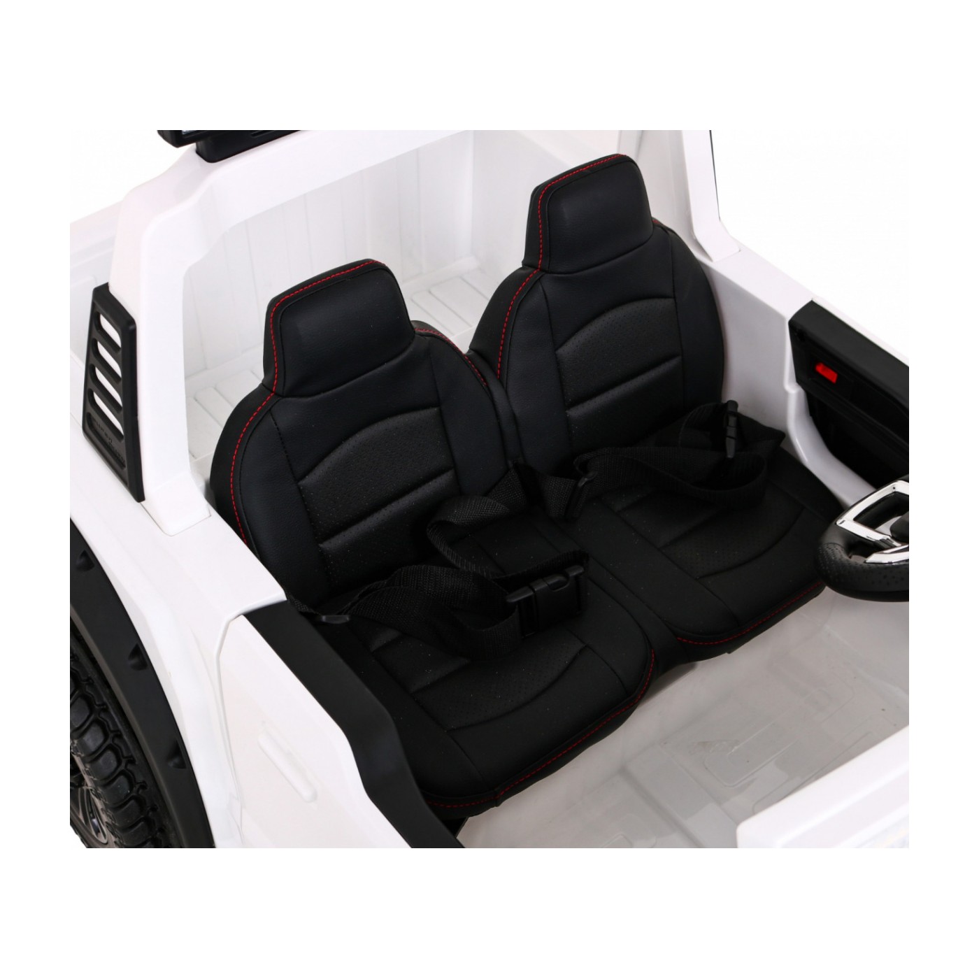 Vozidlo Ford Super Duty bílé