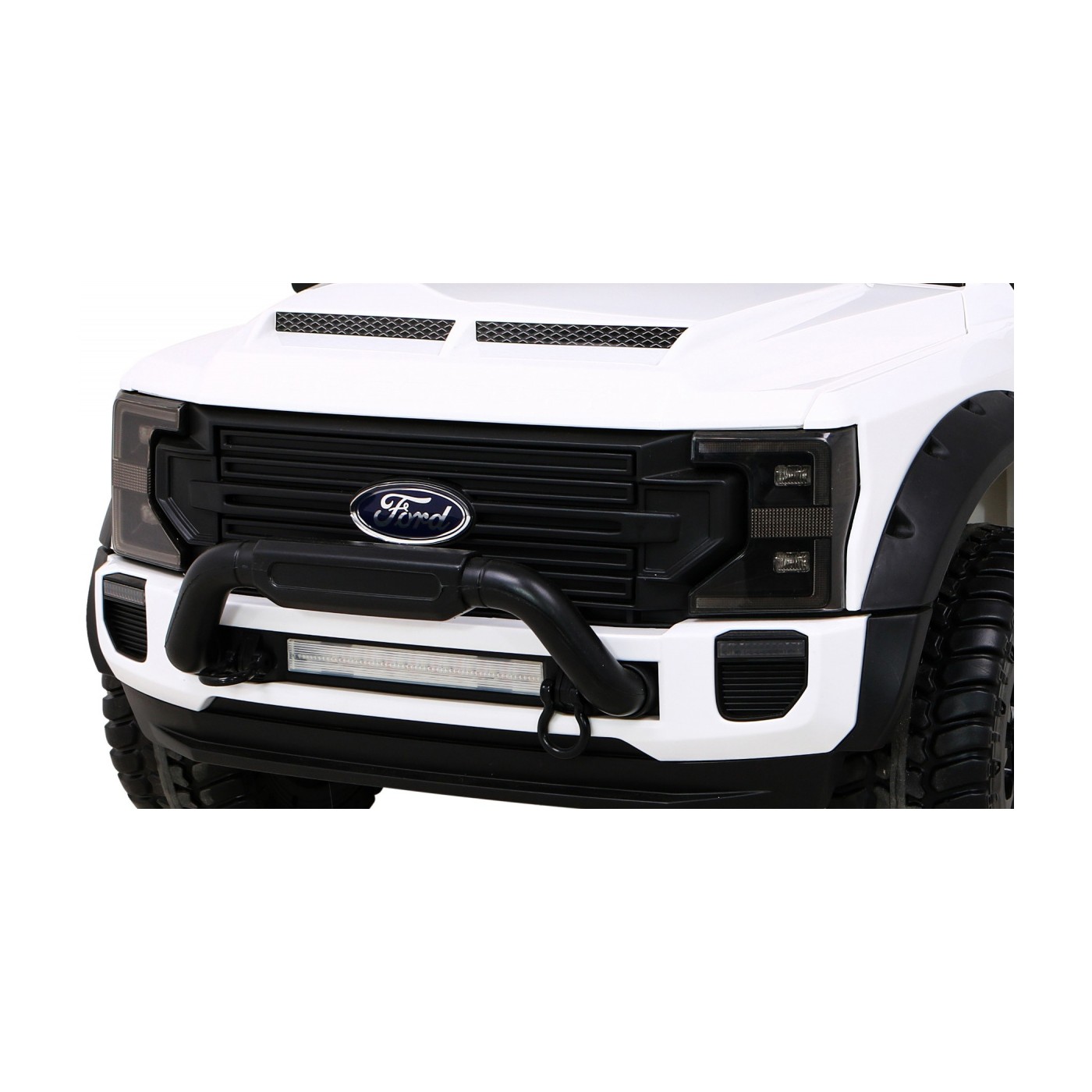 Vozidlo Ford Super Duty bílé