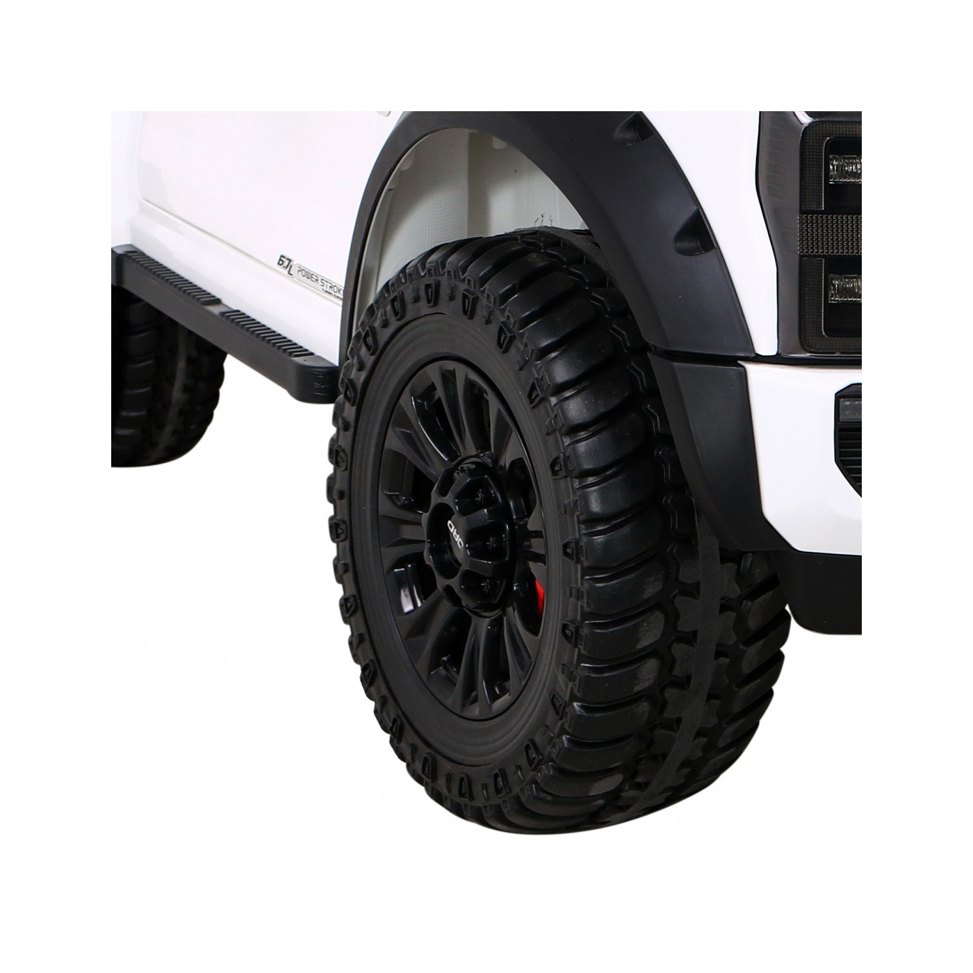 Vozidlo Ford Super Duty bílé