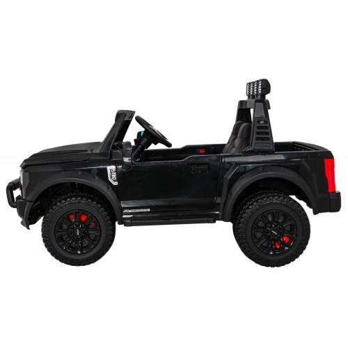 Vozidlo Ford Super Duty černé