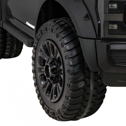 Vozidlo Ford Super Duty černé