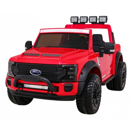 Vozidlo Ford Super Duty červené