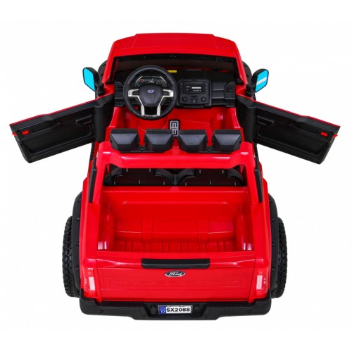Vozidlo Ford Super Duty červené