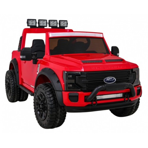 Vozidlo Ford Super Duty červené