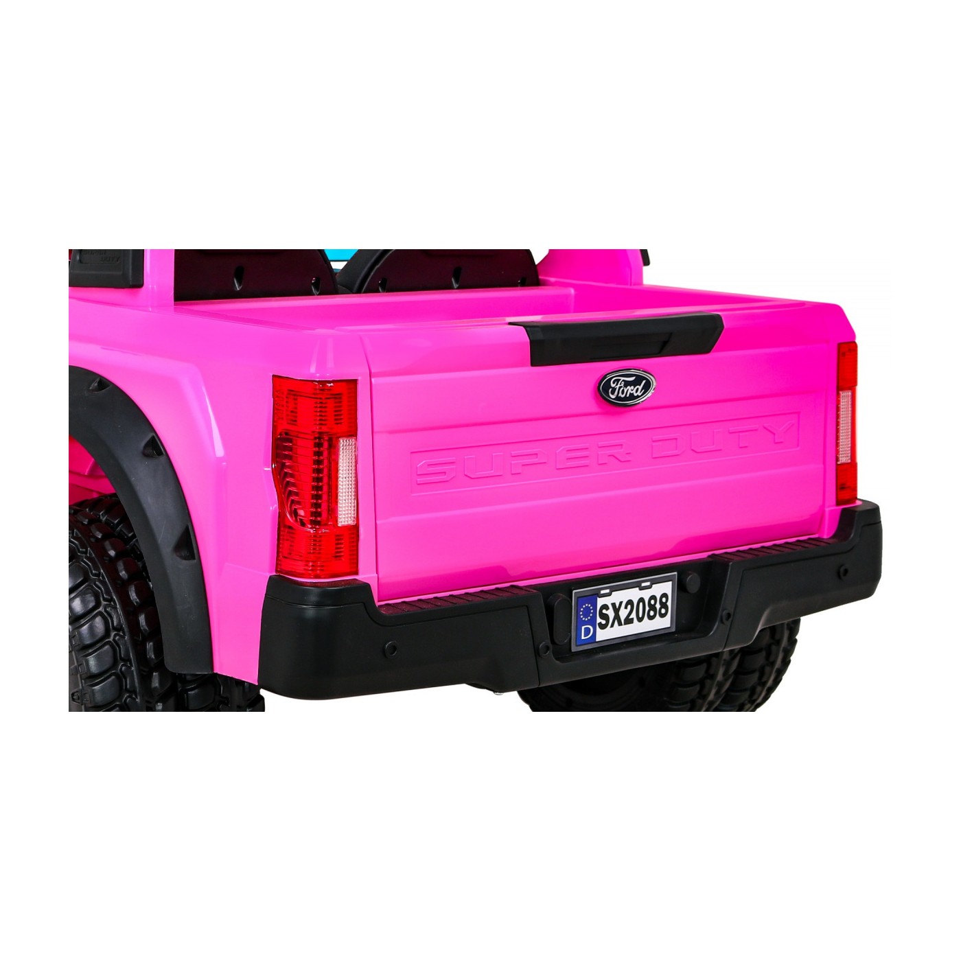 Růžové vozidlo Ford Super Duty