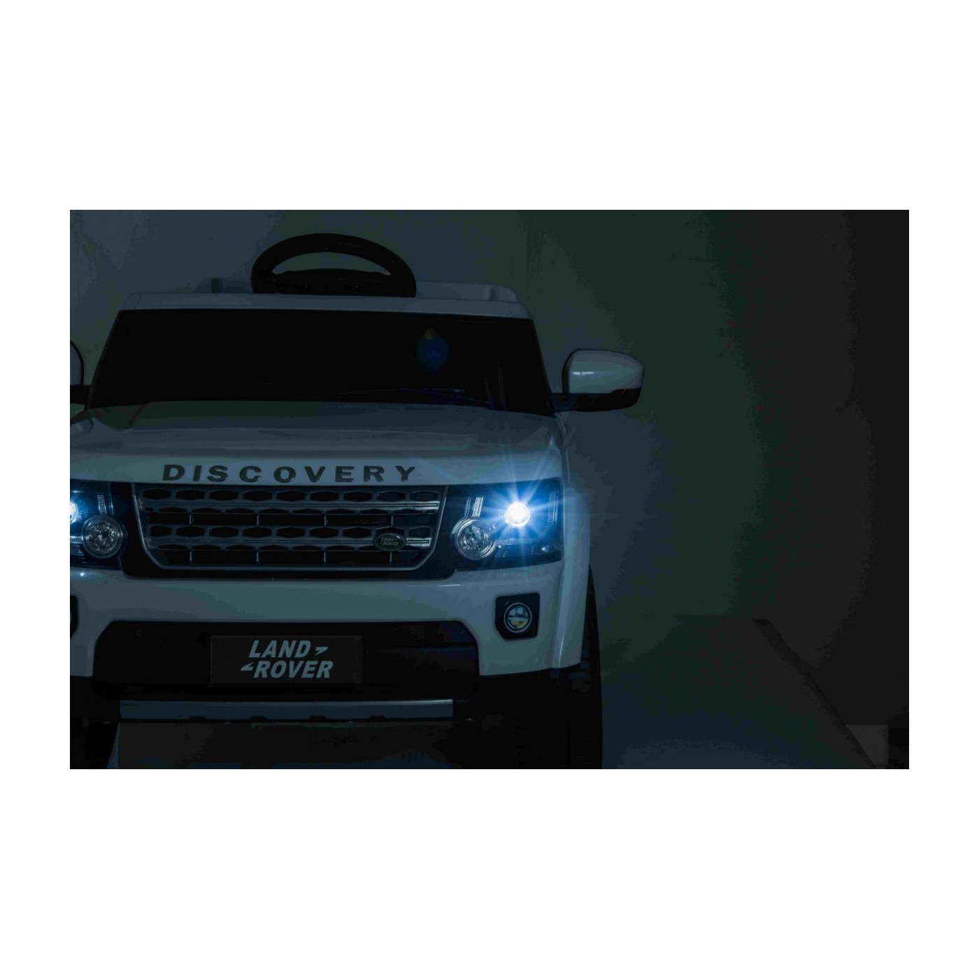 Dětské elektrické auto Land Rover Discovery bílé + dálkové ovládání EVA kola pomalý start MP3 rádio