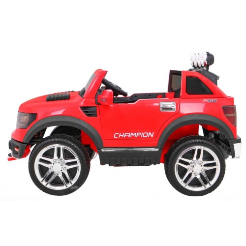 DLOUHÉ červené auto