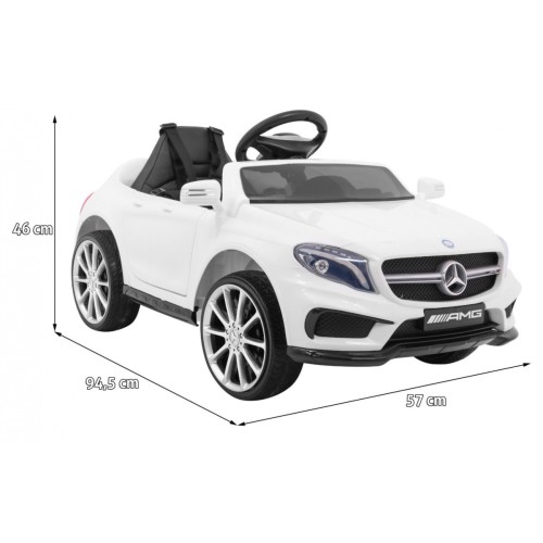Vozidlo Mercedes AMG GLA-45 bílá
