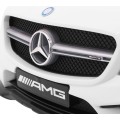 Vozidlo Mercedes AMG GLA-45 bílá