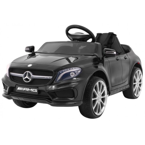 Mercedes AMG GLA-45 vozidlo černé