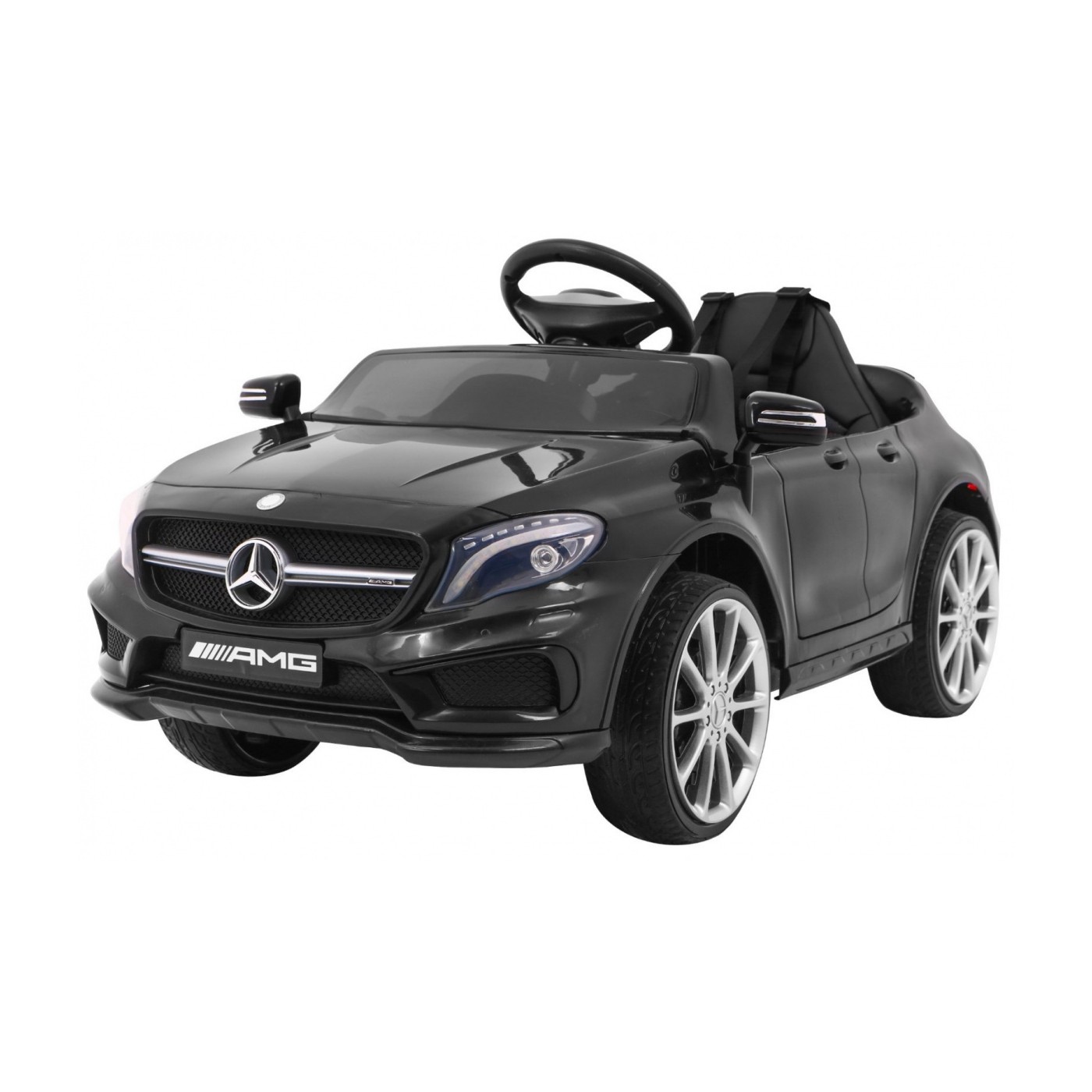 Mercedes AMG GLA-45 vozidlo černé