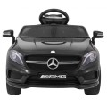 Mercedes AMG GLA-45 vozidlo černé