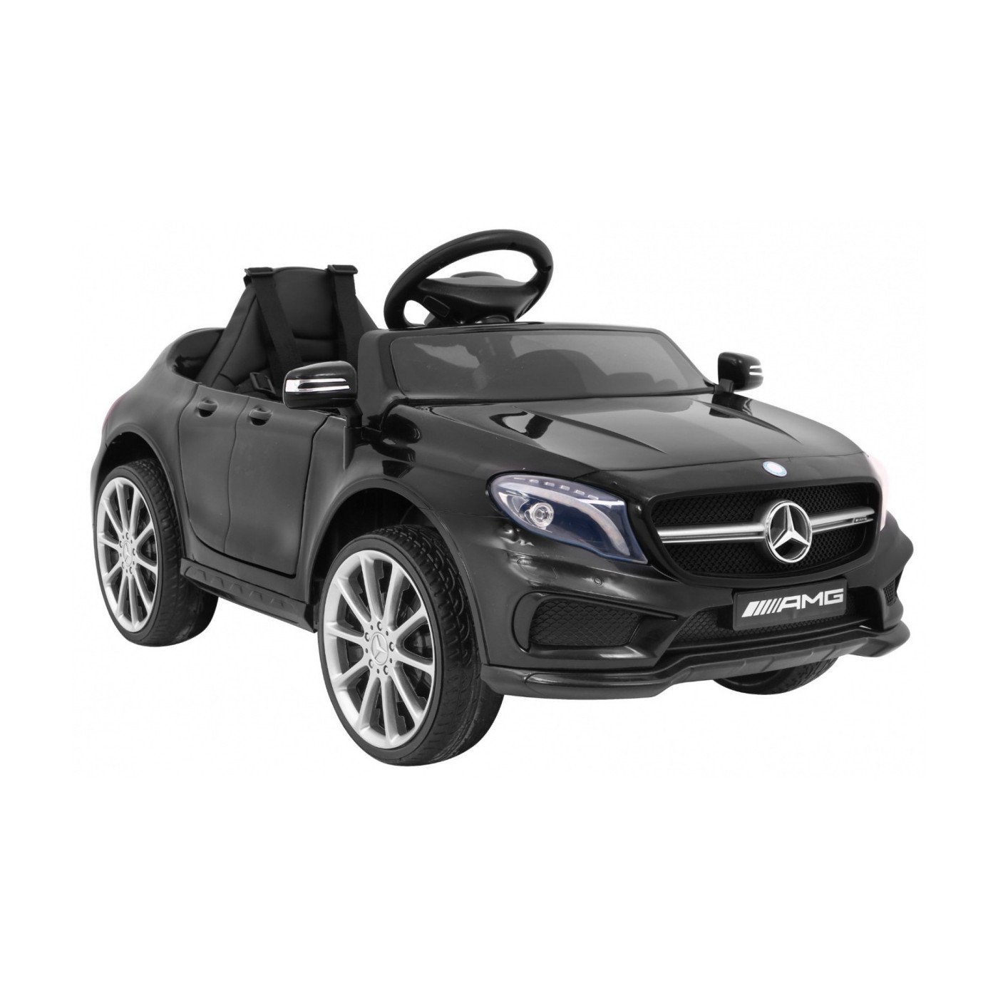 Mercedes AMG GLA-45 vozidlo černé