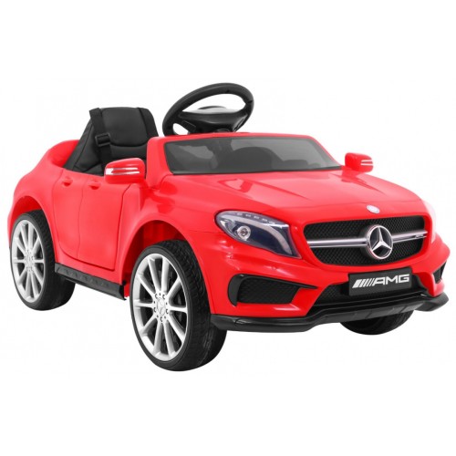 Mercedes AMG GLA-45 červená