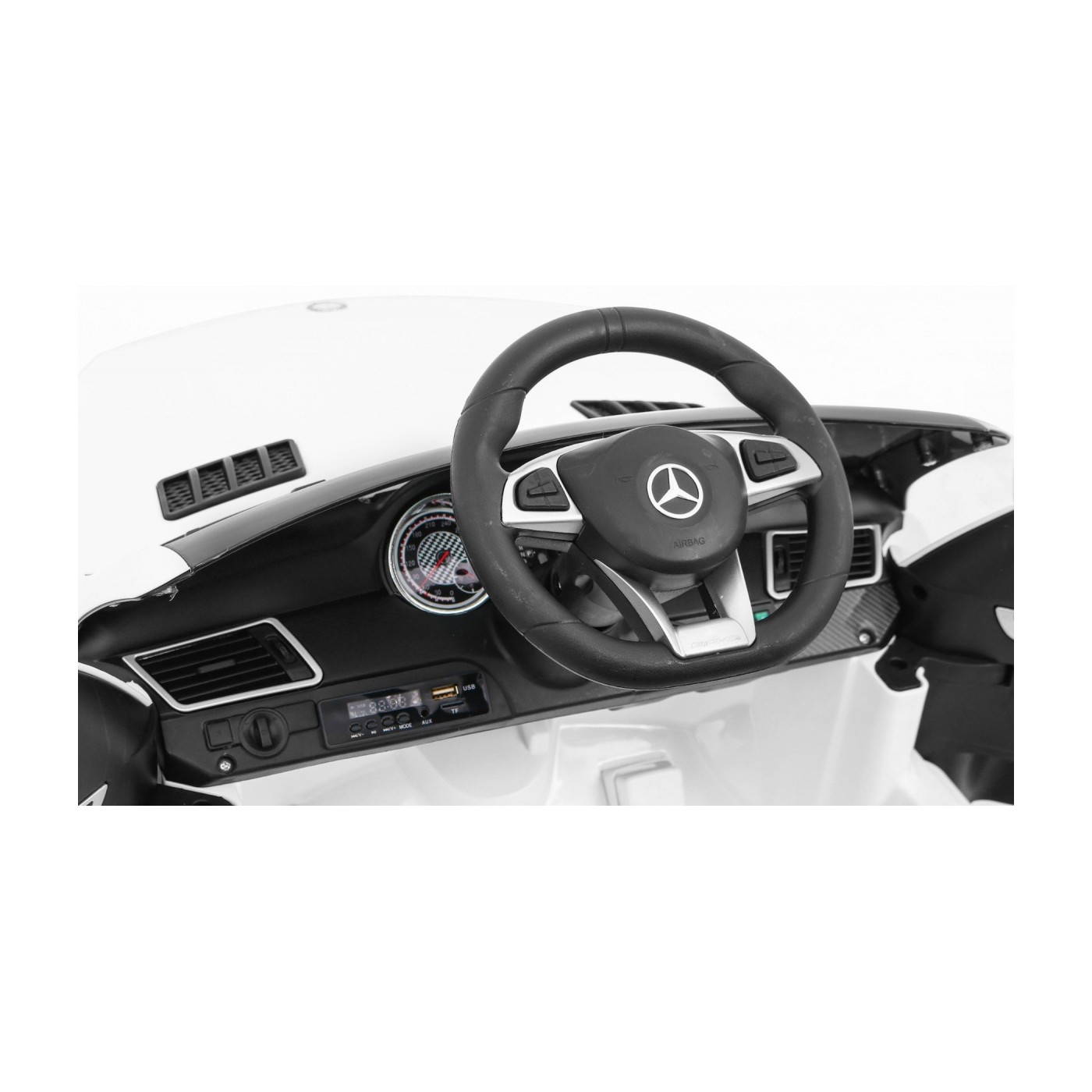 Mercedes AMG GLE 63 AMG vozidlo bílá