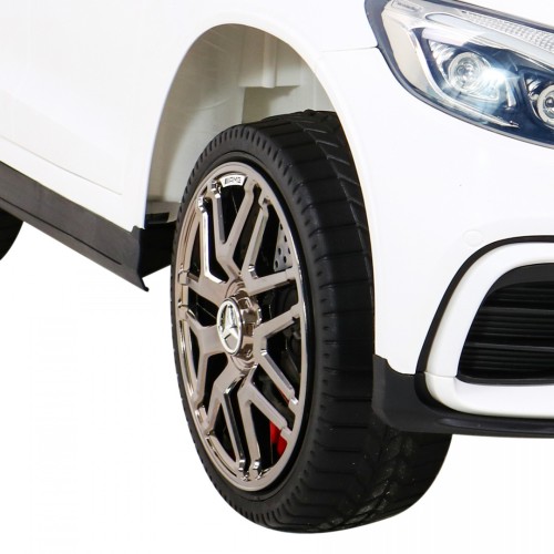 Mercedes Benz GLC63S Vozidlo Bílá