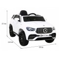 Vozidlo Mercedes BENZ třídy M bílé
