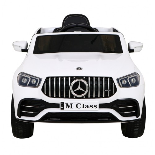 Vozidlo Mercedes BENZ třídy M bílé