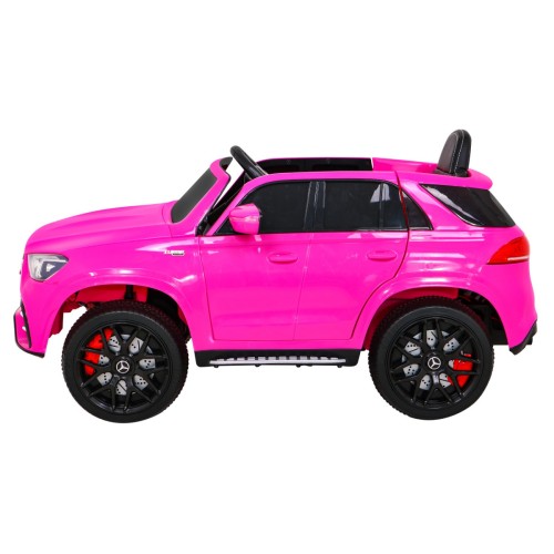 Růžový Mercedes BENZ třídy M