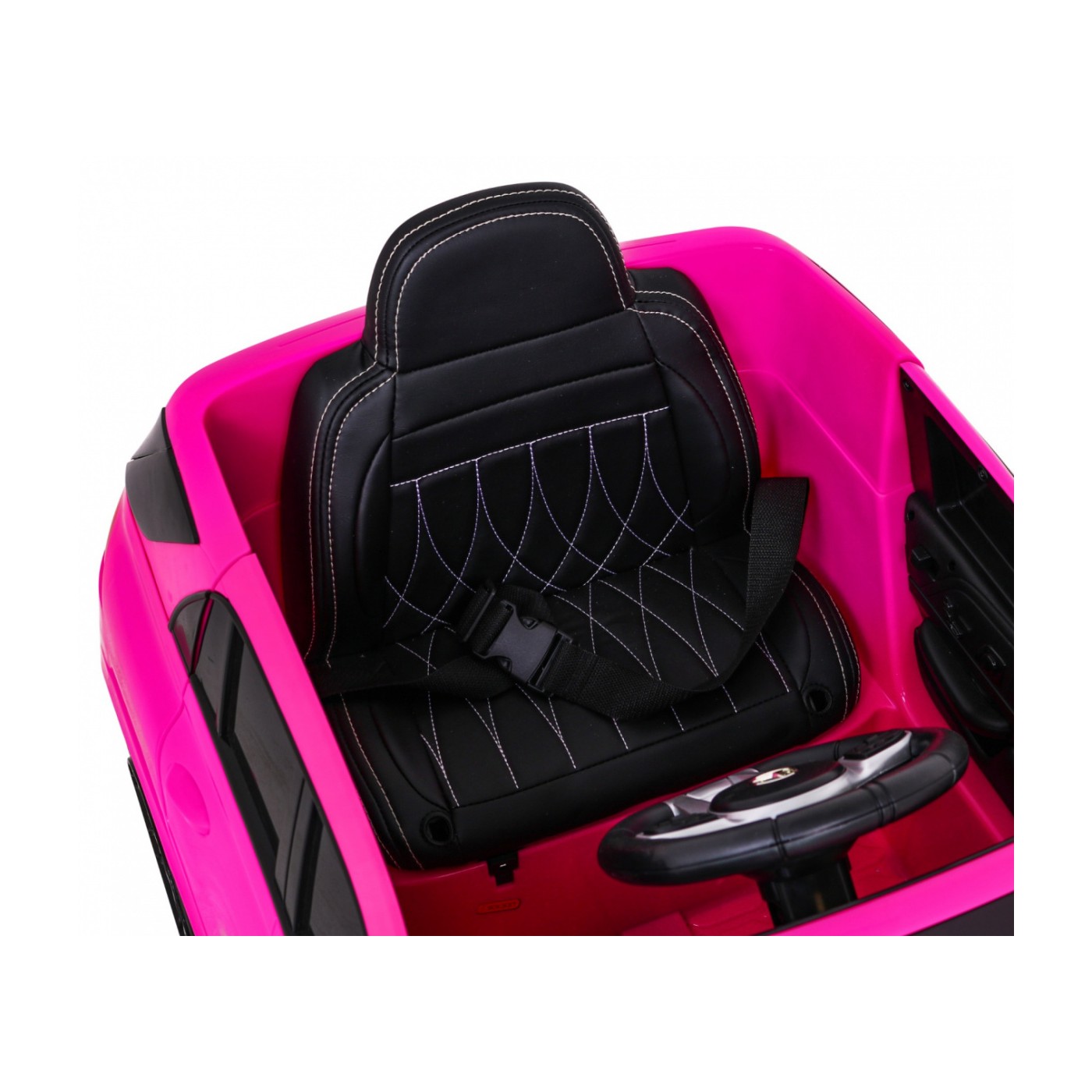 Růžový Mercedes BENZ třídy M