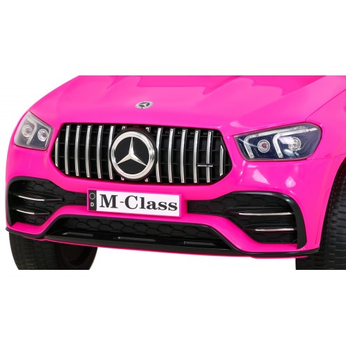 Růžový Mercedes BENZ třídy M