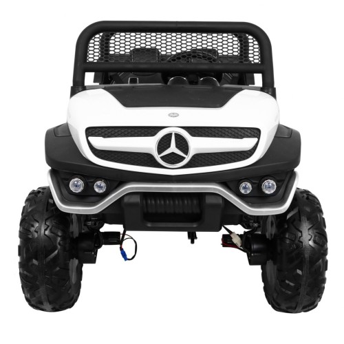 Mercedes BENZ UNIMOG Vozidlo Bílá