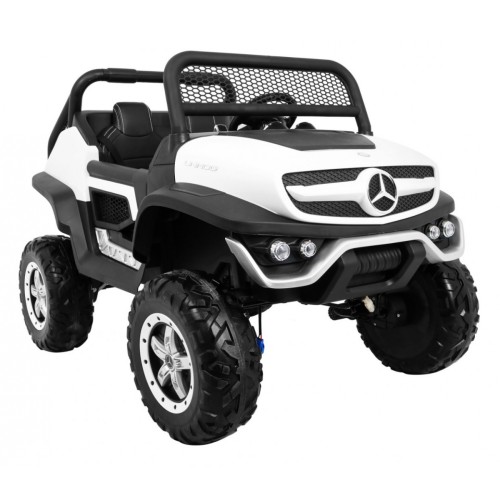 Mercedes BENZ UNIMOG Vozidlo Bílá