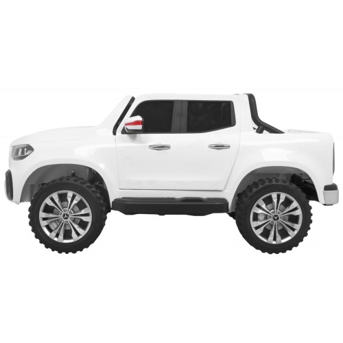 Mercedes Benz třída X dětská bílá dálkově napájená 4x4 MP4 kufr LED EVA