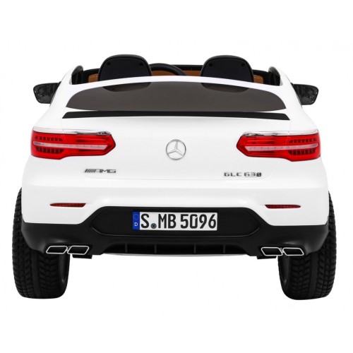 Vozidlo Mercedes GLC 63S bílá