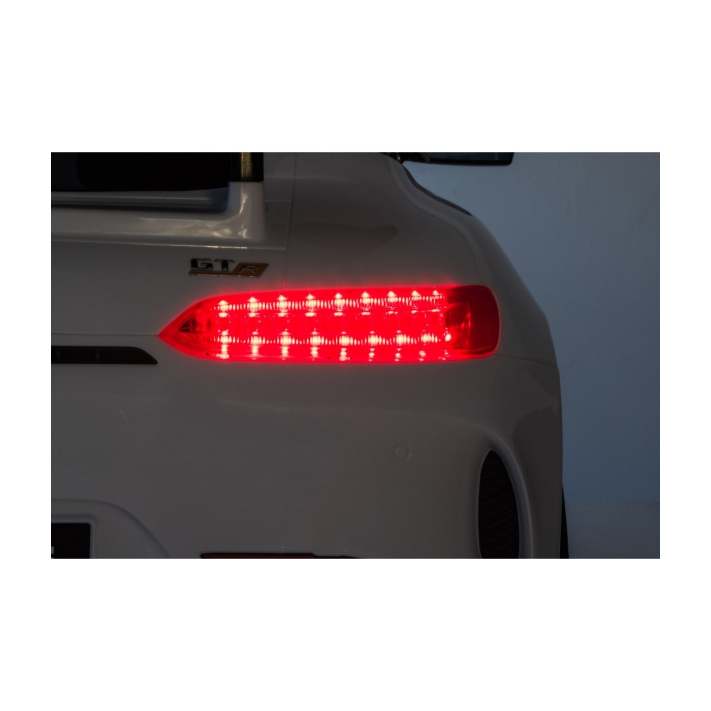 Mercedes-Benz GT R Dětská barva Černá 4x4 Drive Air Supply Dálkové ovládání EVA MP3 LED
